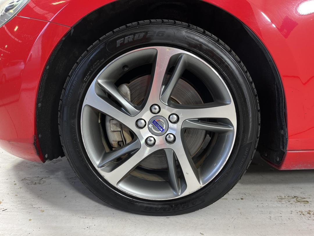 Photo '10' of Volvo V40