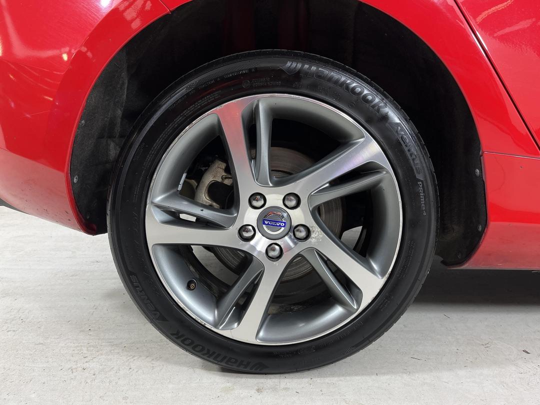 Photo '12' of Volvo V40