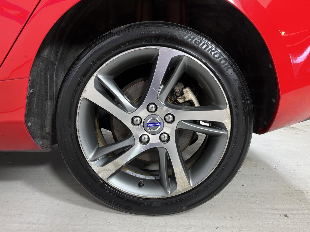 Photo '11' of Volvo V40