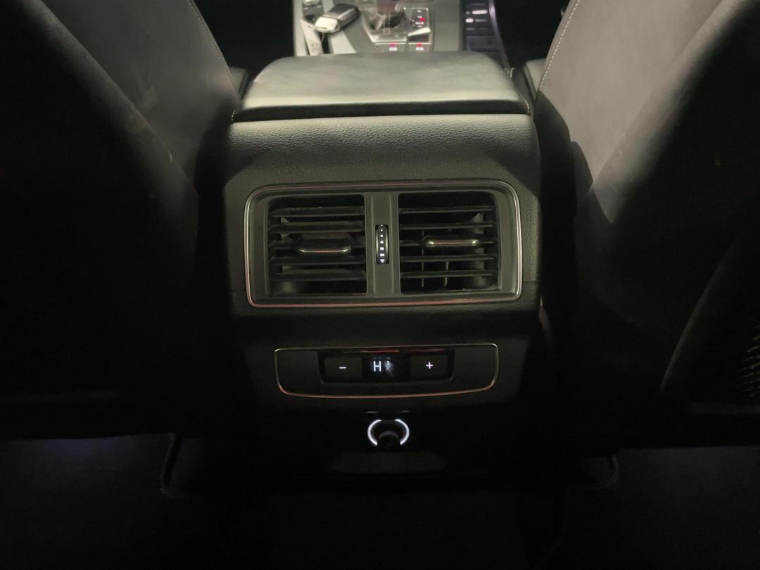 Photo '28' of Audi Q5