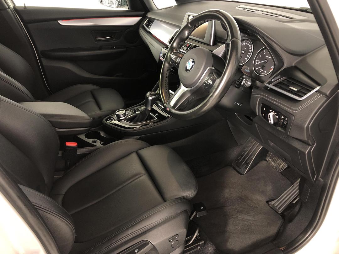 Photo '16' of BMW 2 Series