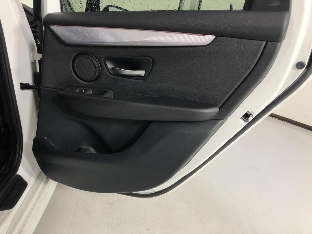 Photo '19' of BMW 2 Series