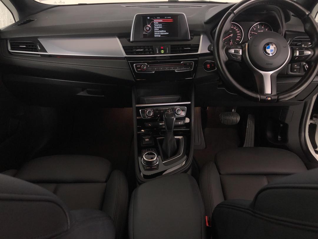 Photo '17' of BMW 2 Series