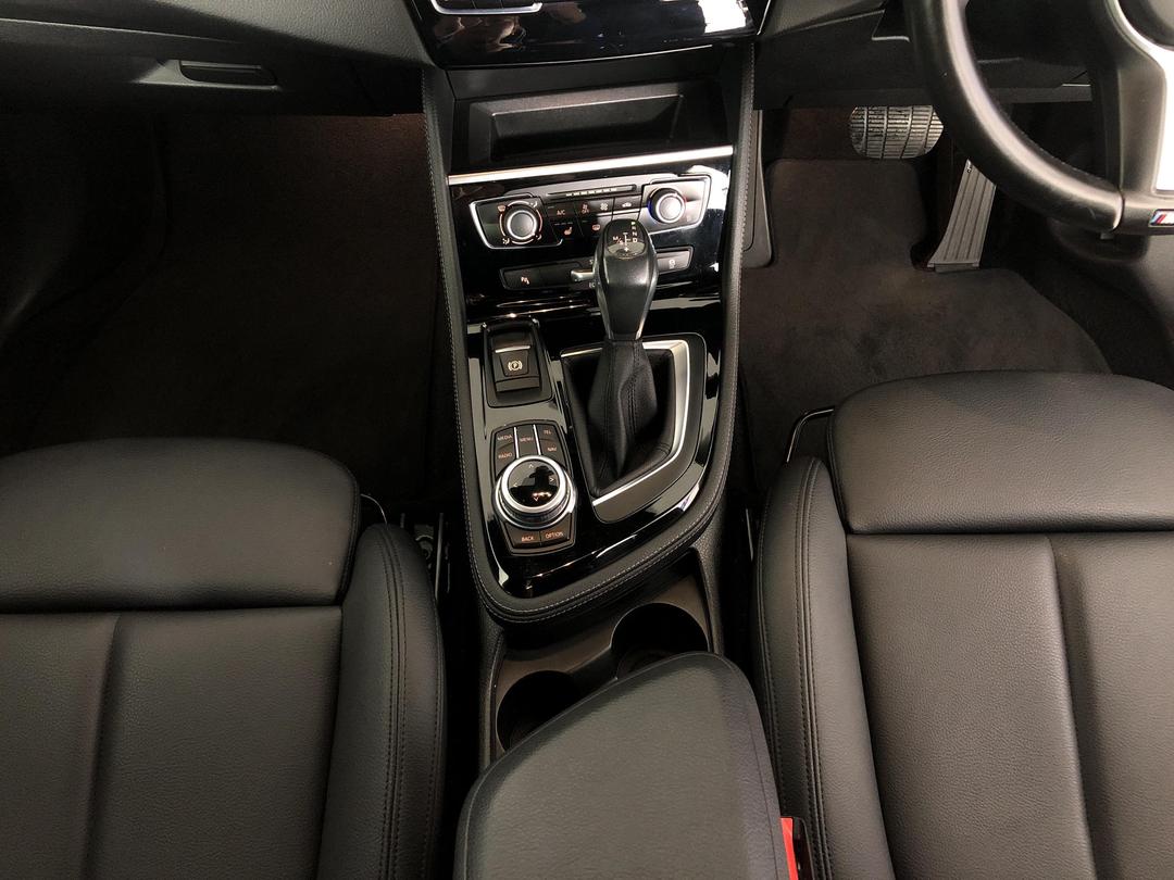 Photo '18' of BMW 2 Series