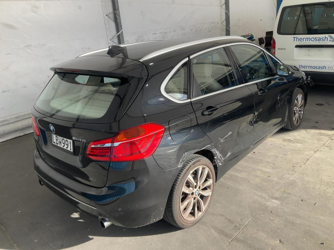 Photo '4' of BMW 2 Series 220I