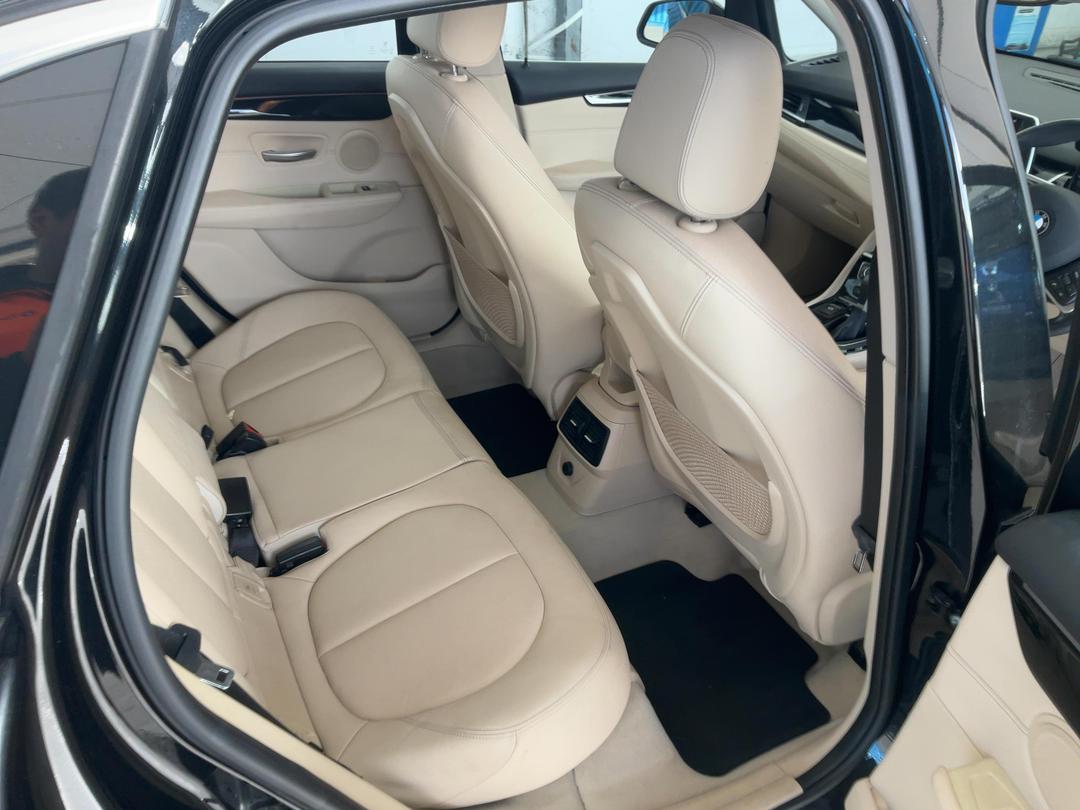 Photo '20' of BMW 2 Series 220I