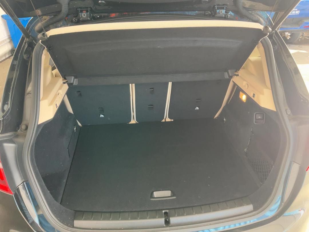 Photo '22' of BMW 2 Series 220I