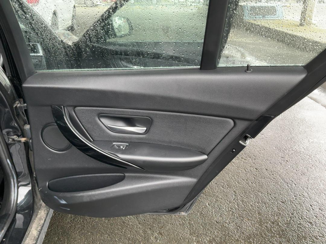 Photo '17' of BMW 3 Series 318I Photo '17' of BMW 3 Series 318I