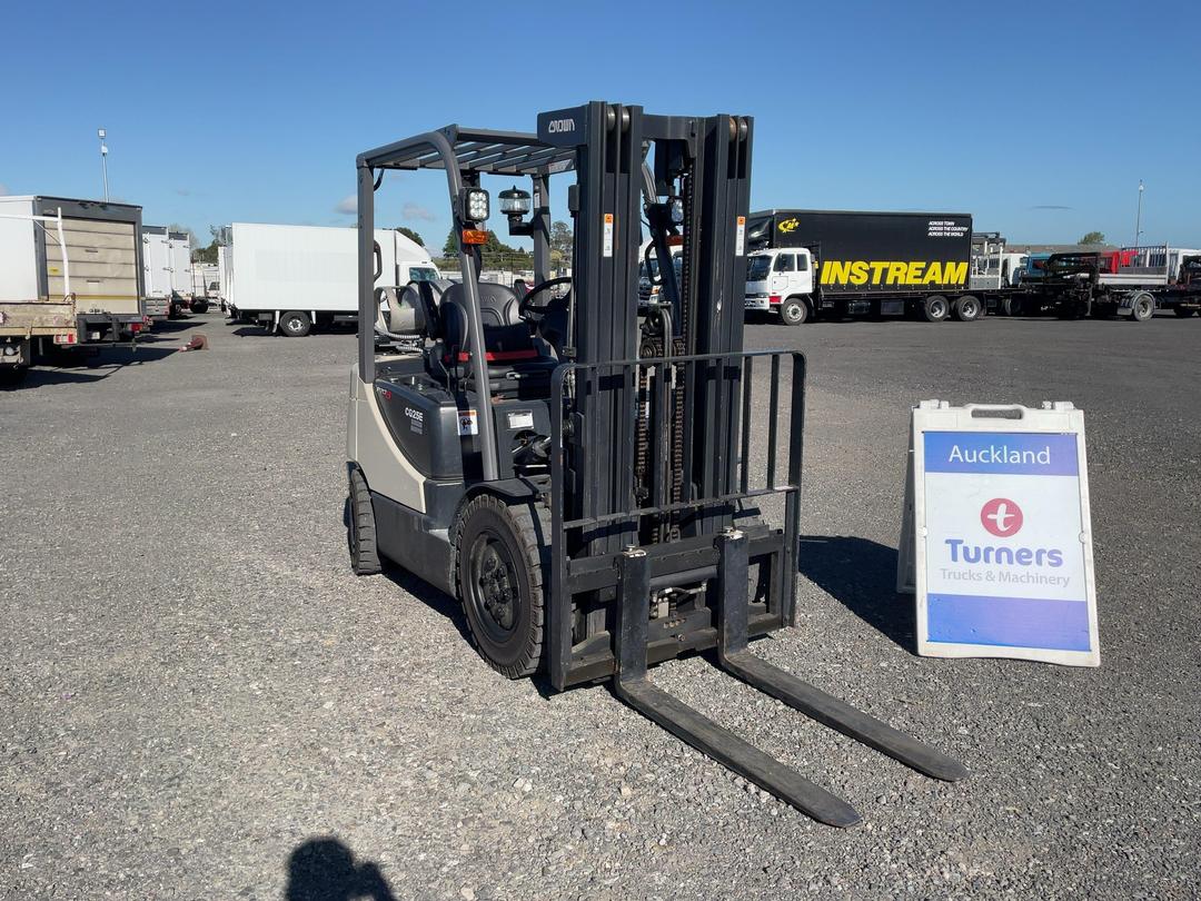 Photo '1' of CROWN CG25e-5 Forklift