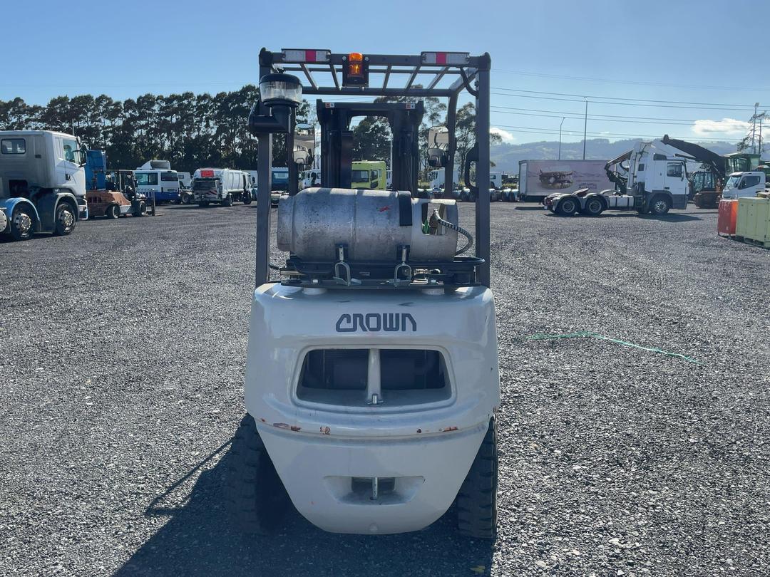 Photo '5' of CROWN CG25e-5 Forklift