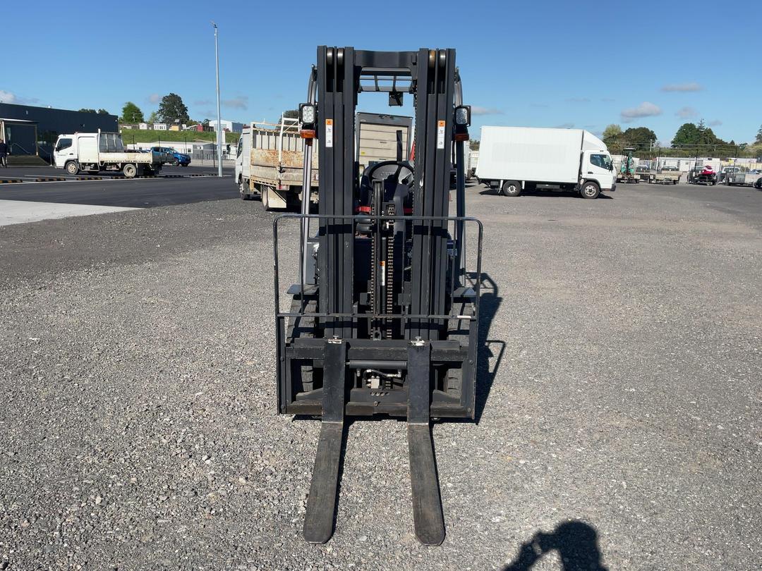 Photo '10' of CROWN CG25e-5 Forklift
