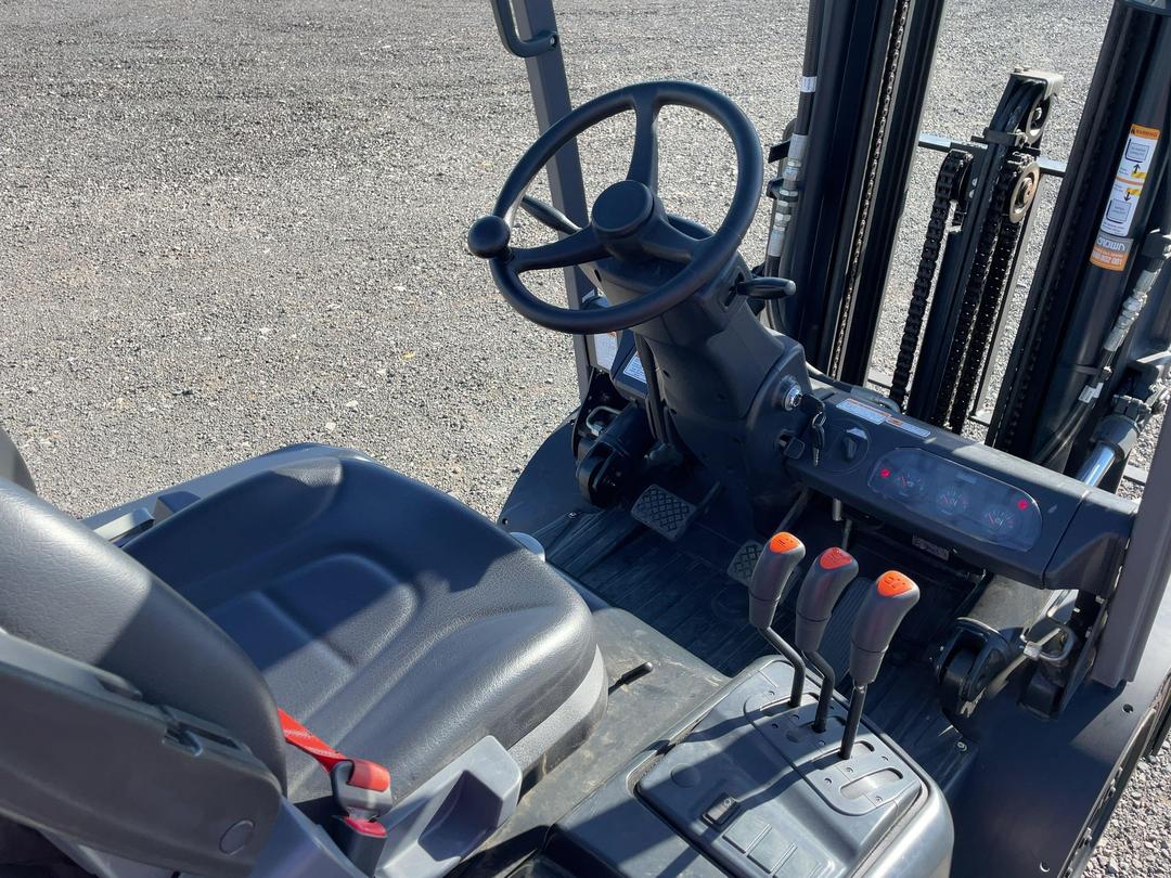 Photo '11' of CROWN CG25e-5 Forklift