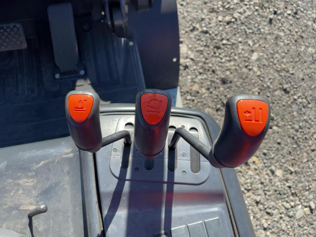 Photo '14' of CROWN CG25e-5 Forklift