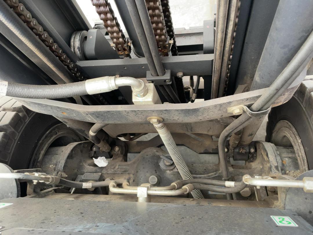 Photo '35' of CROWN CG25e-5 Forklift