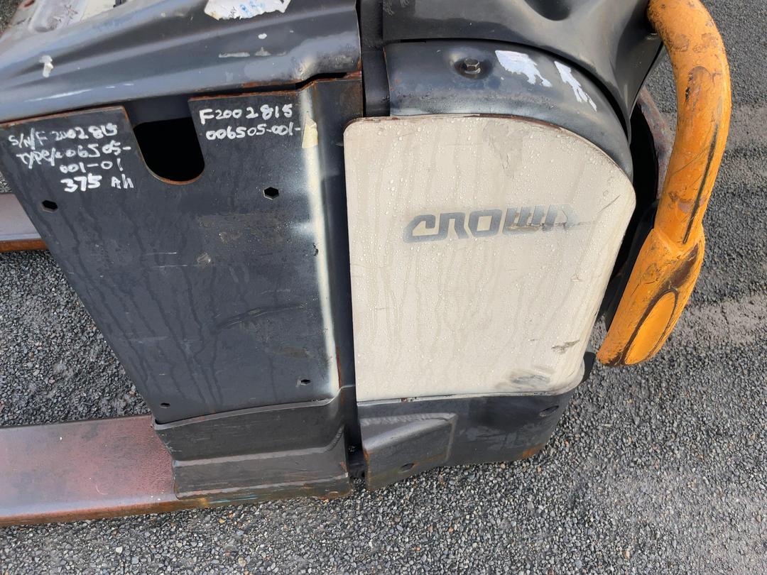 Photo '16' of Crown W3020 Forklift