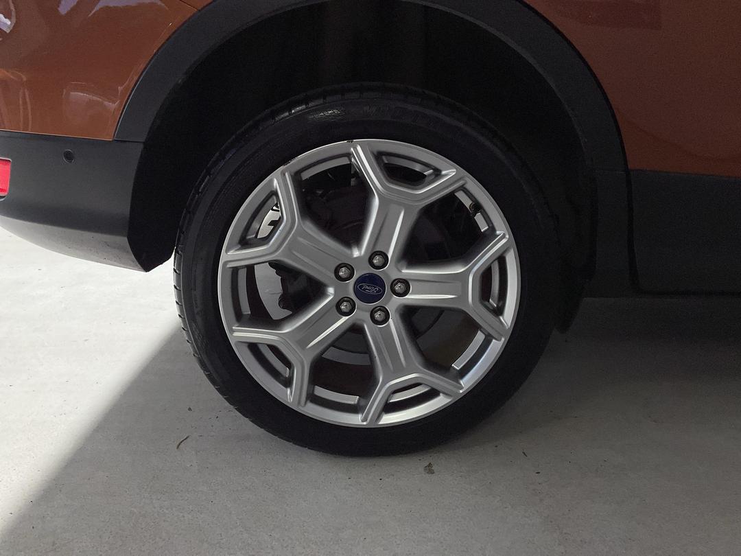 Photo '12' of Ford Escape