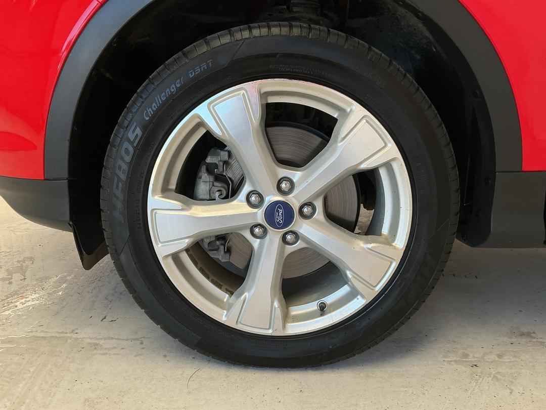 Photo '10' of Ford Escape