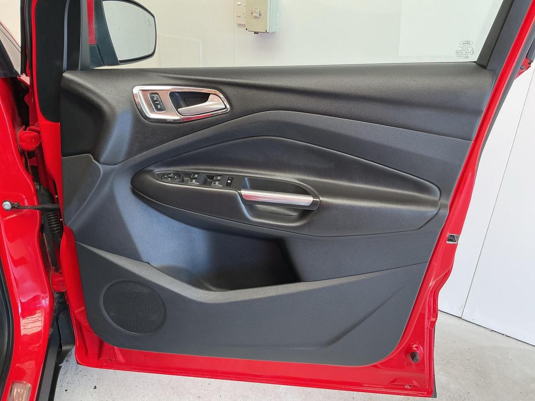 Photo '15' of Ford Escape