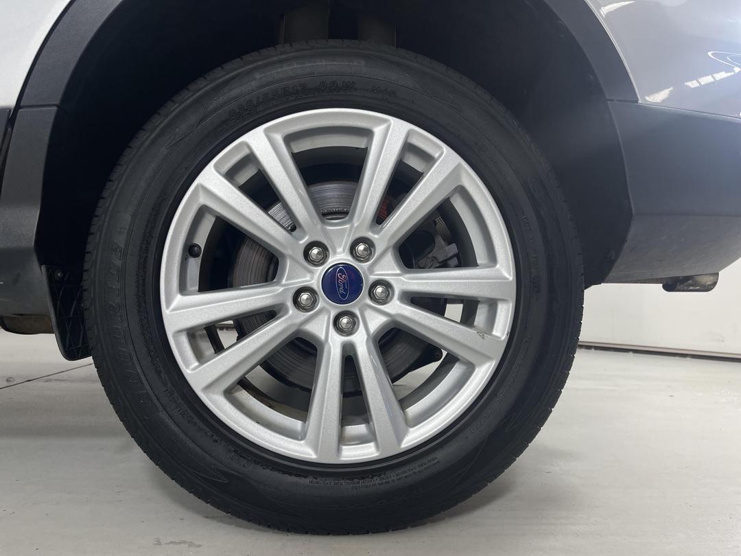 Photo '11' of Ford Escape