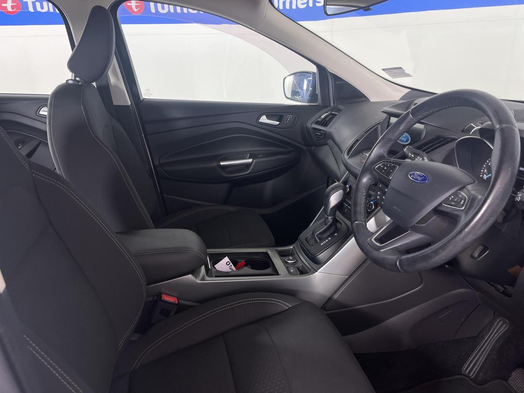 Photo '16' of Ford Escape