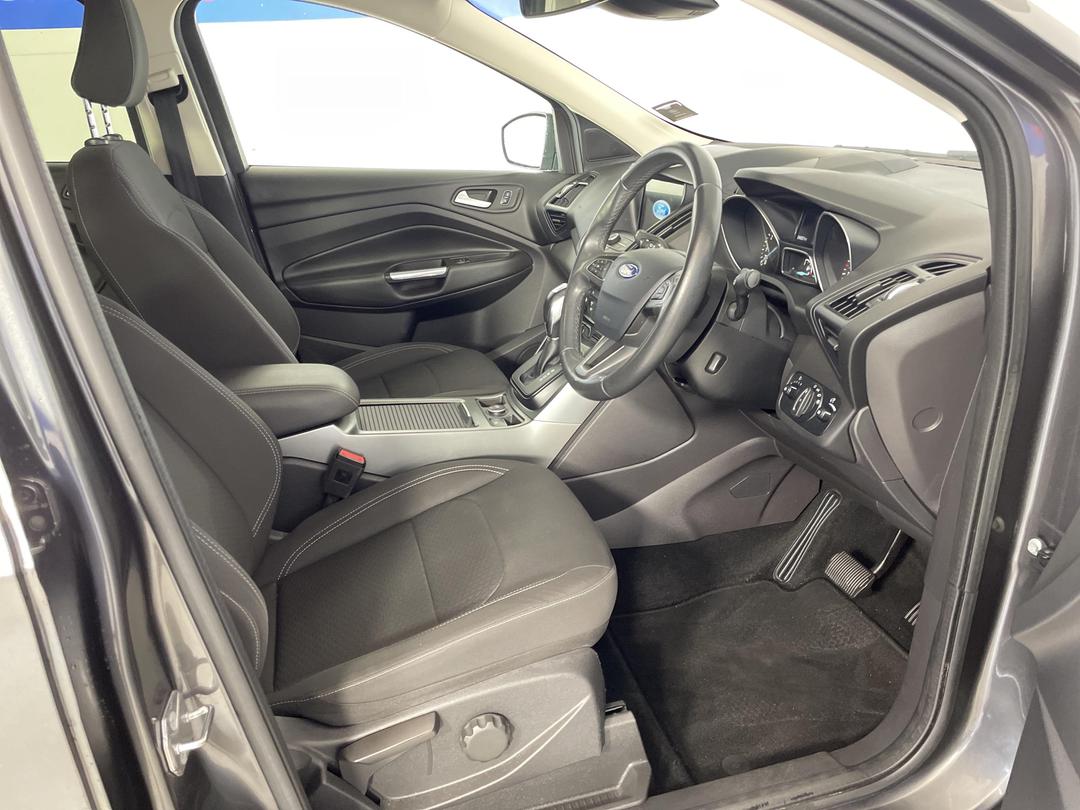 Photo '16' of Ford Escape