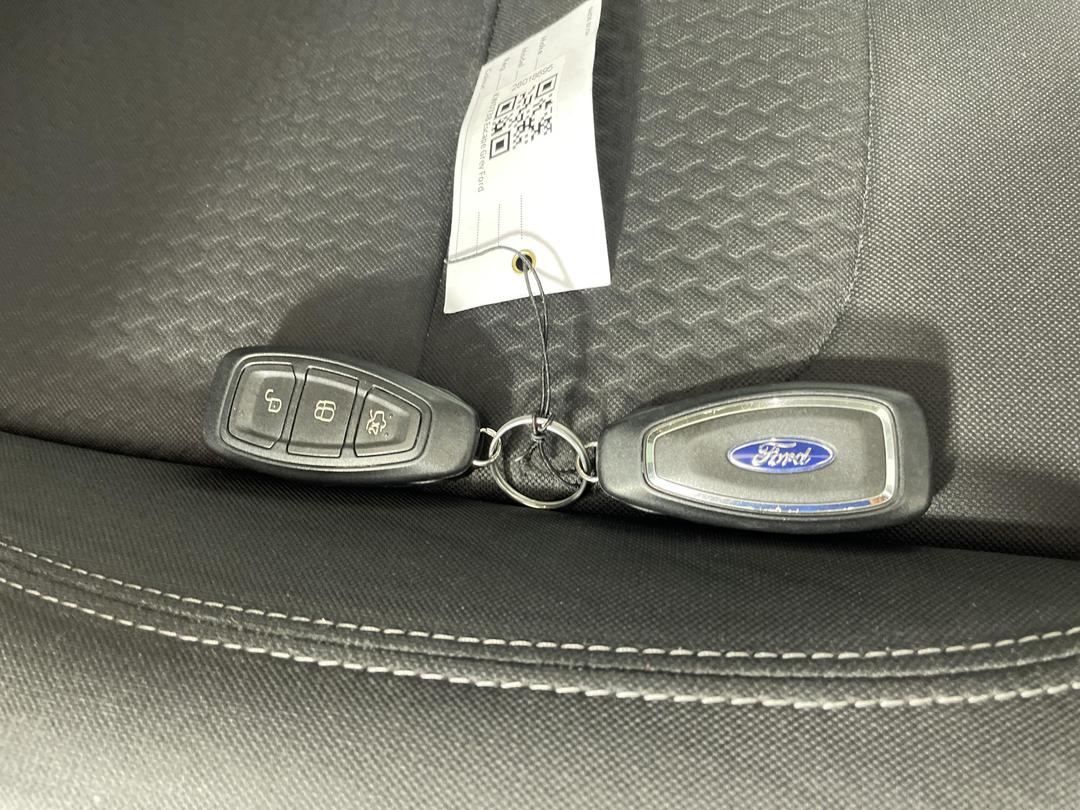 Photo '22' of Ford Escape