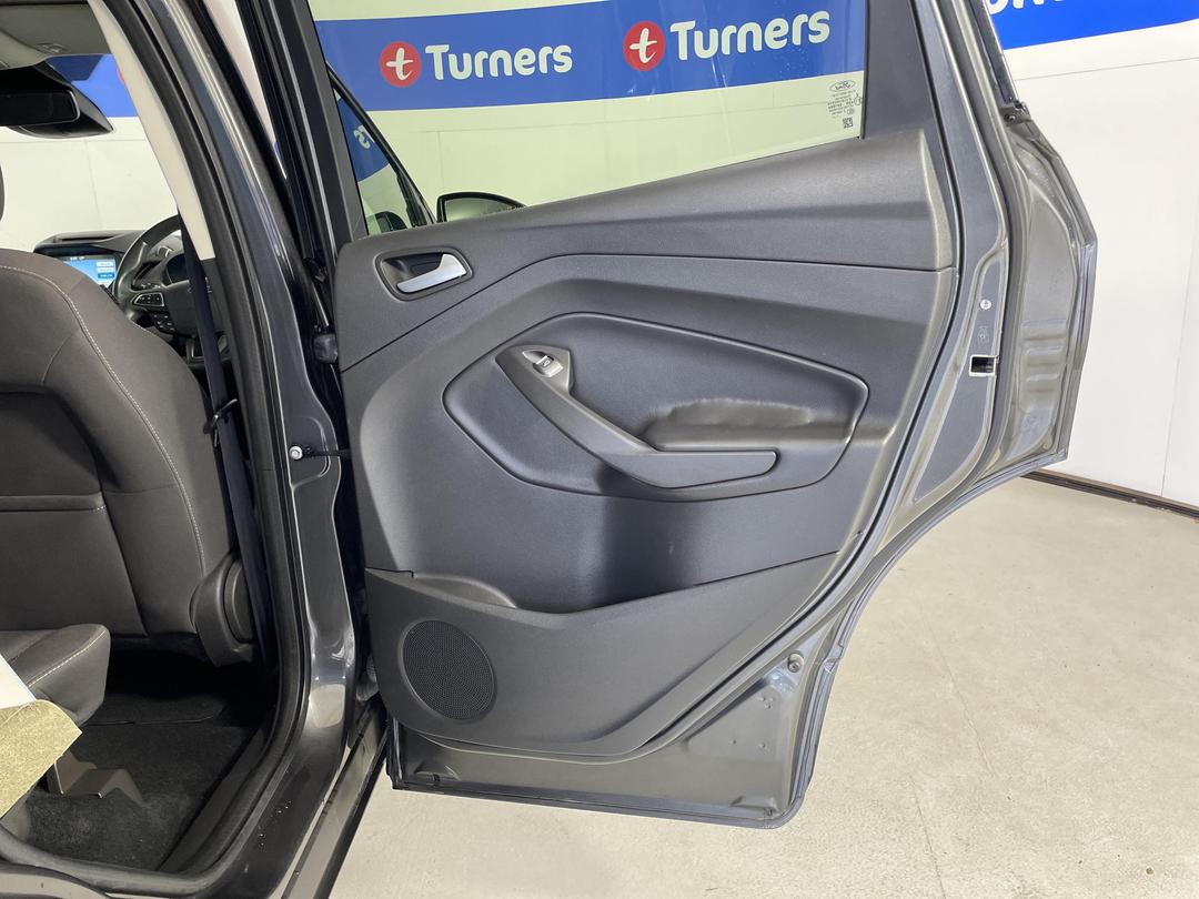 Photo '19' of Ford Escape