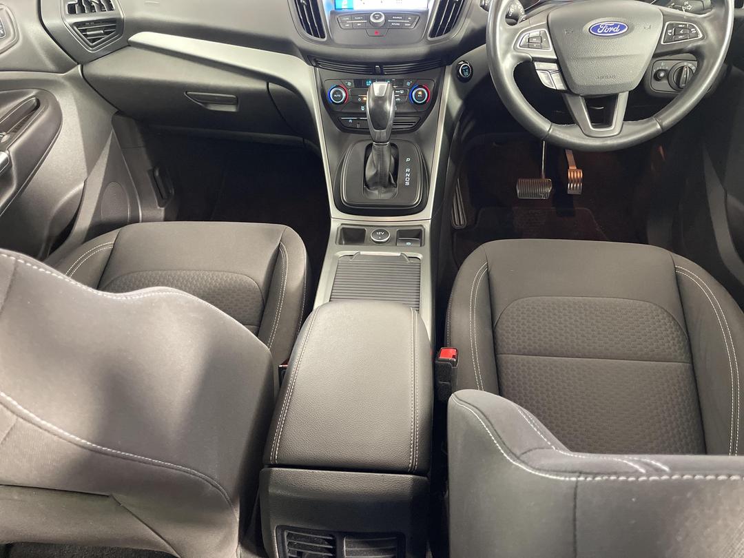 Photo '18' of Ford Escape