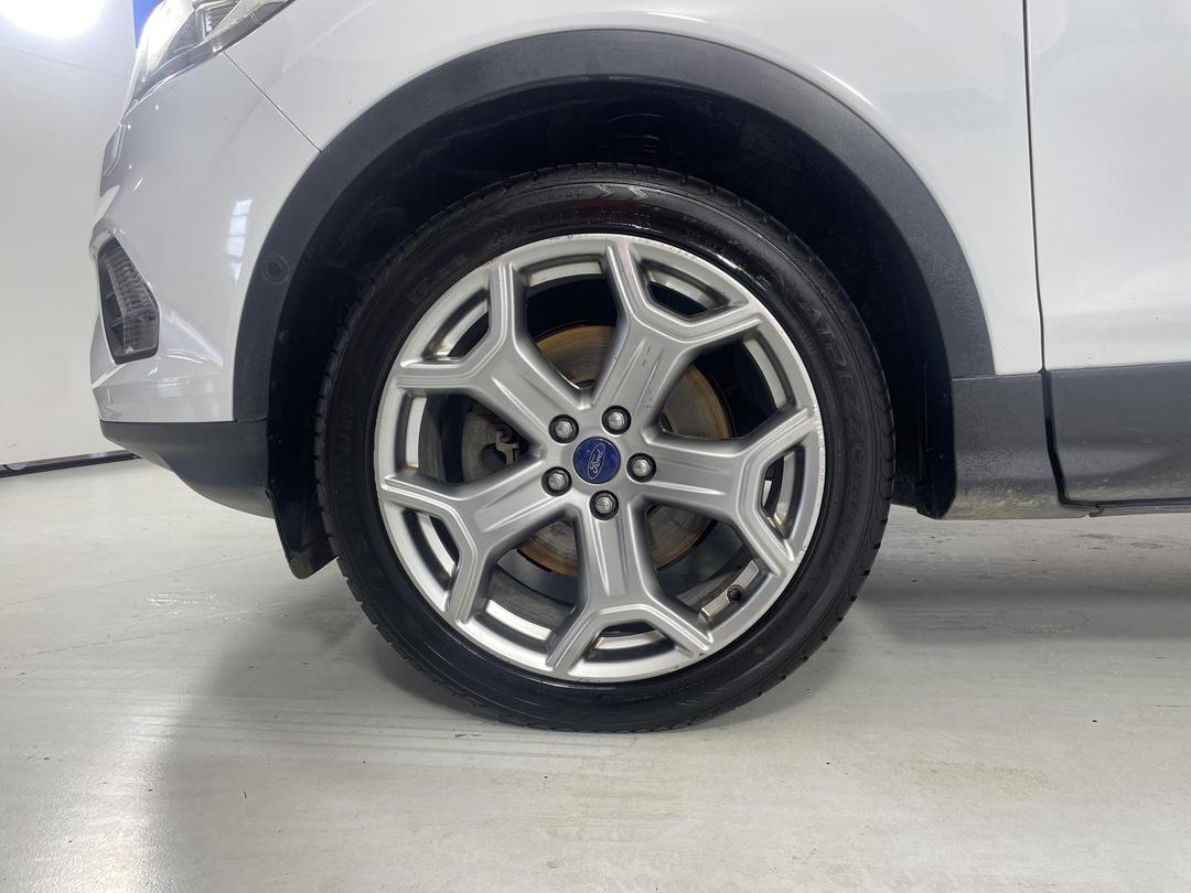 Photo '10' of Ford Escape