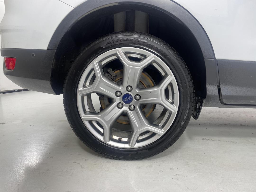 Photo '12' of Ford Escape