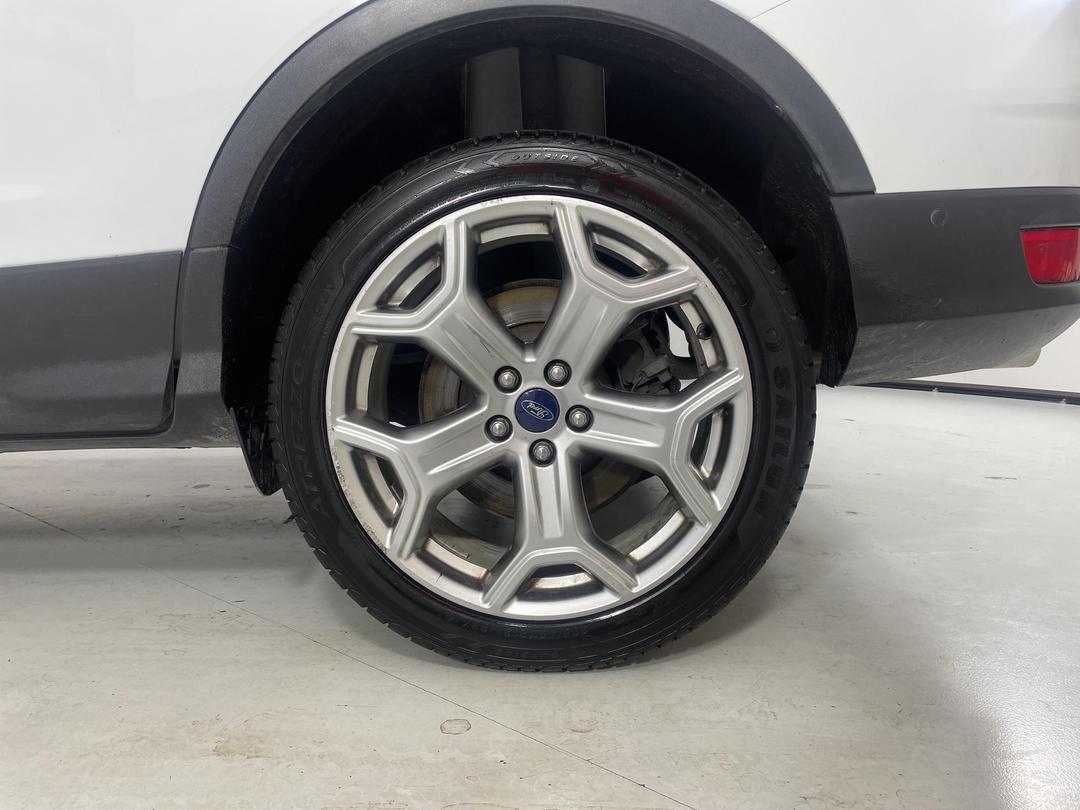 Photo '11' of Ford Escape