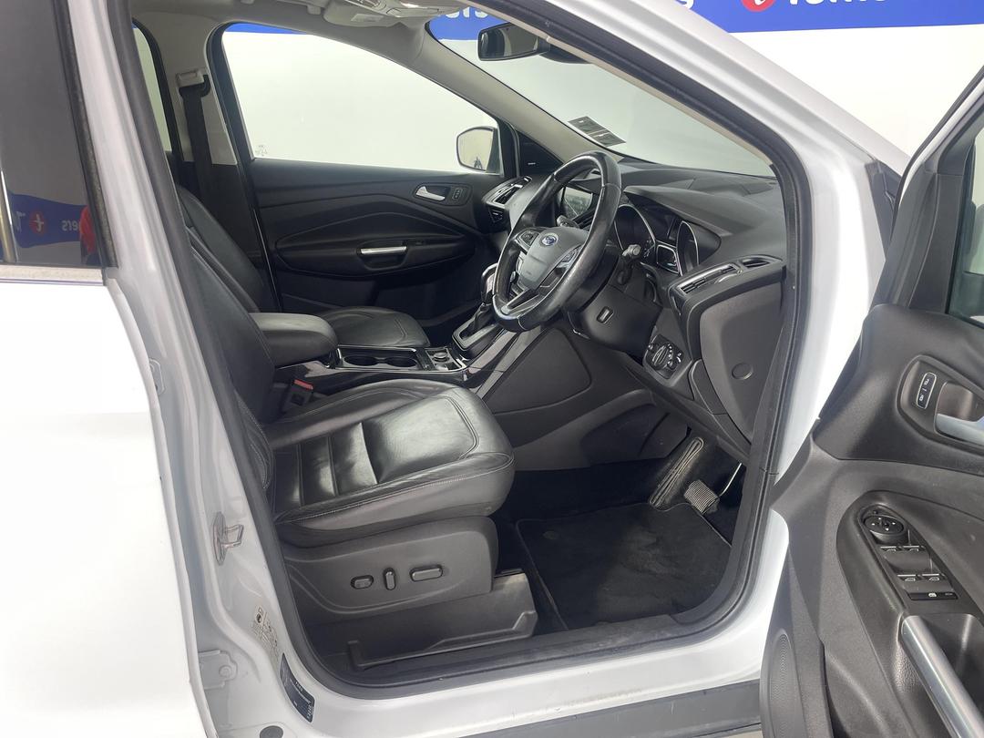 Photo '16' of Ford Escape