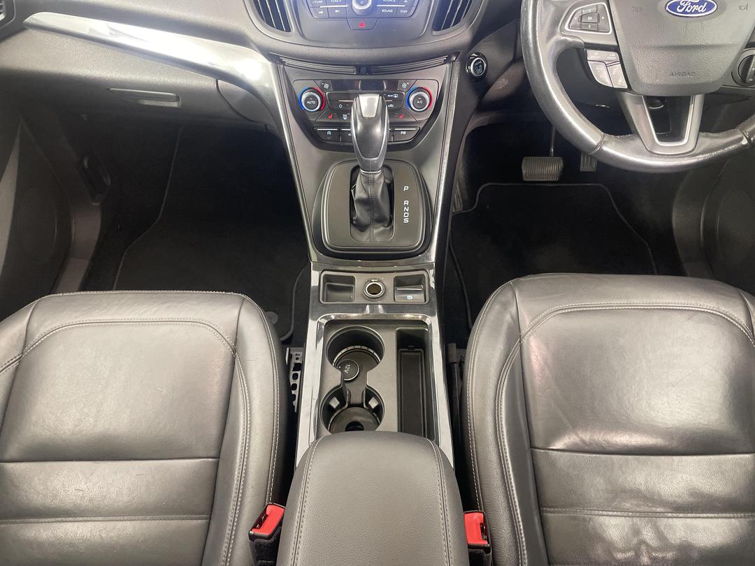 Photo '18' of Ford Escape