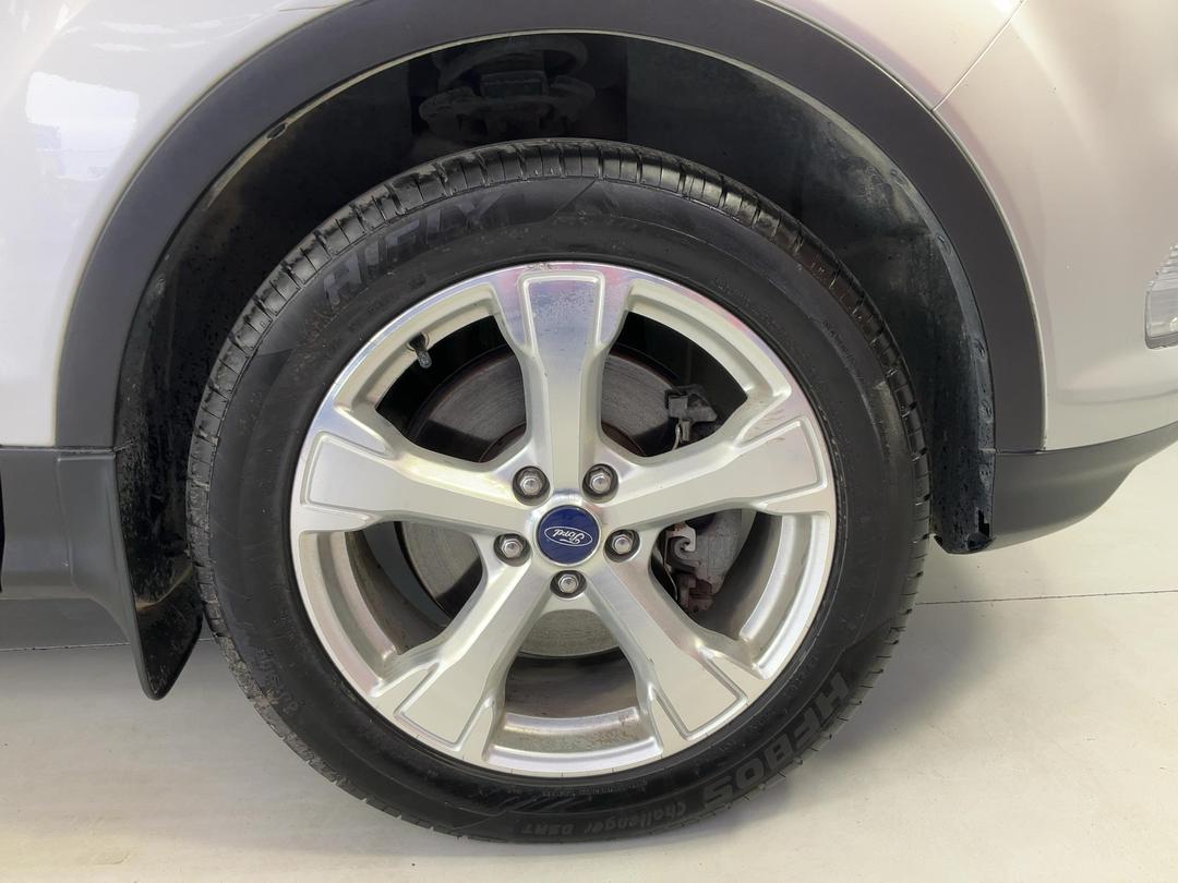 Photo '9' of Ford Escape