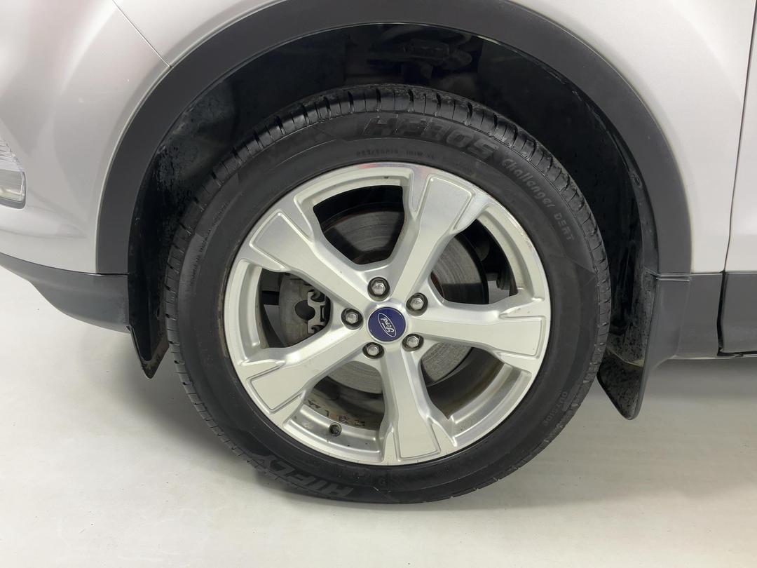 Photo '10' of Ford Escape