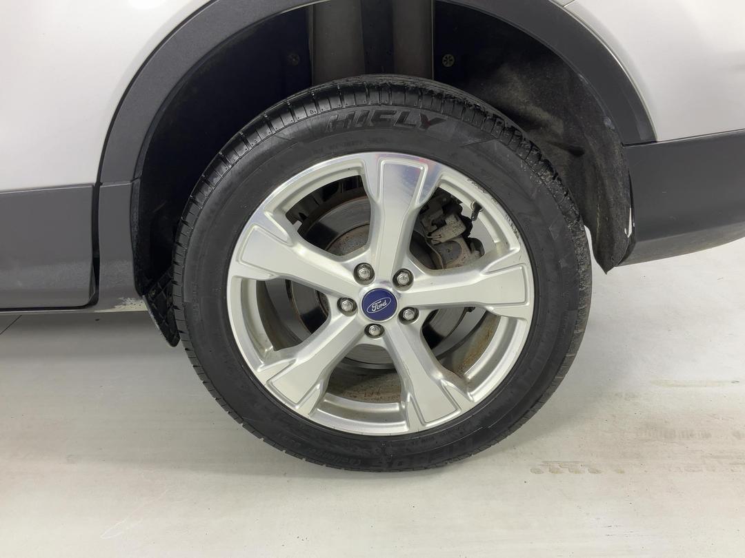 Photo '11' of Ford Escape
