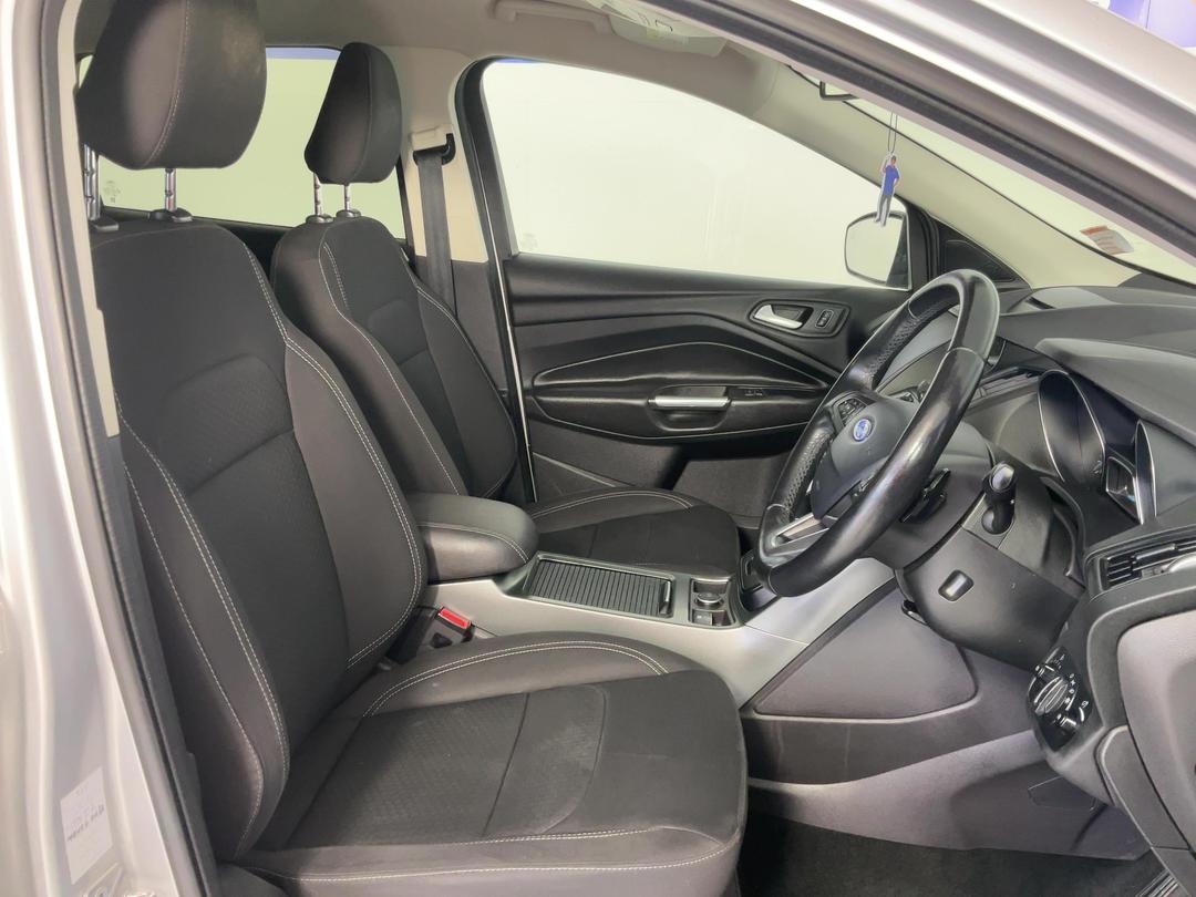 Photo '16' of Ford Escape
