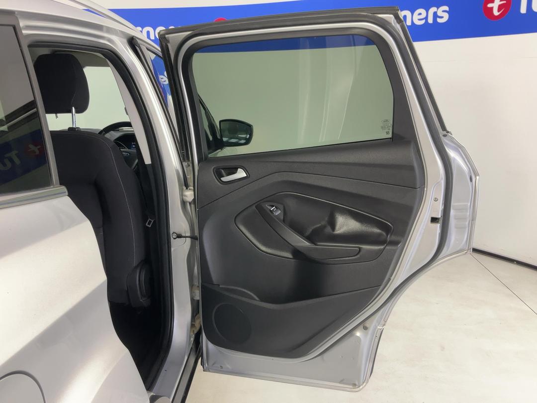 Photo '19' of Ford Escape
