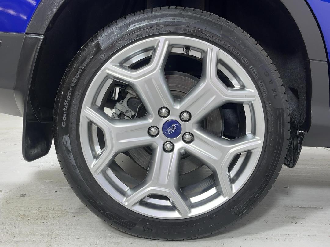 Photo '12' of Ford Escape
