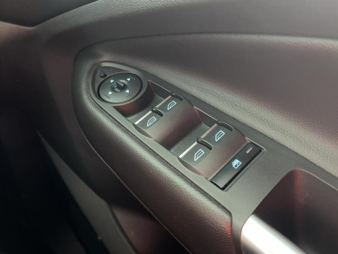 Photo '26' of Ford Escape