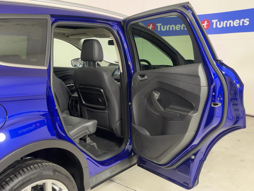 Photo '19' of Ford Escape