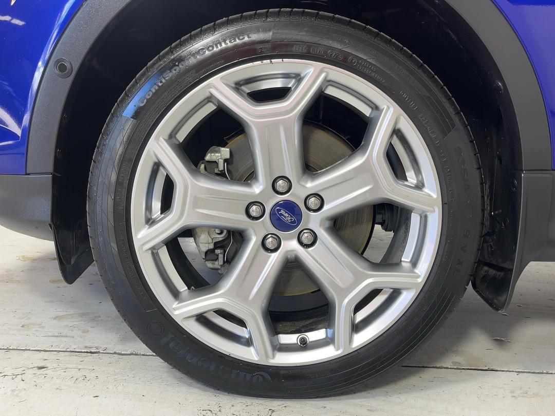 Photo '10' of Ford Escape