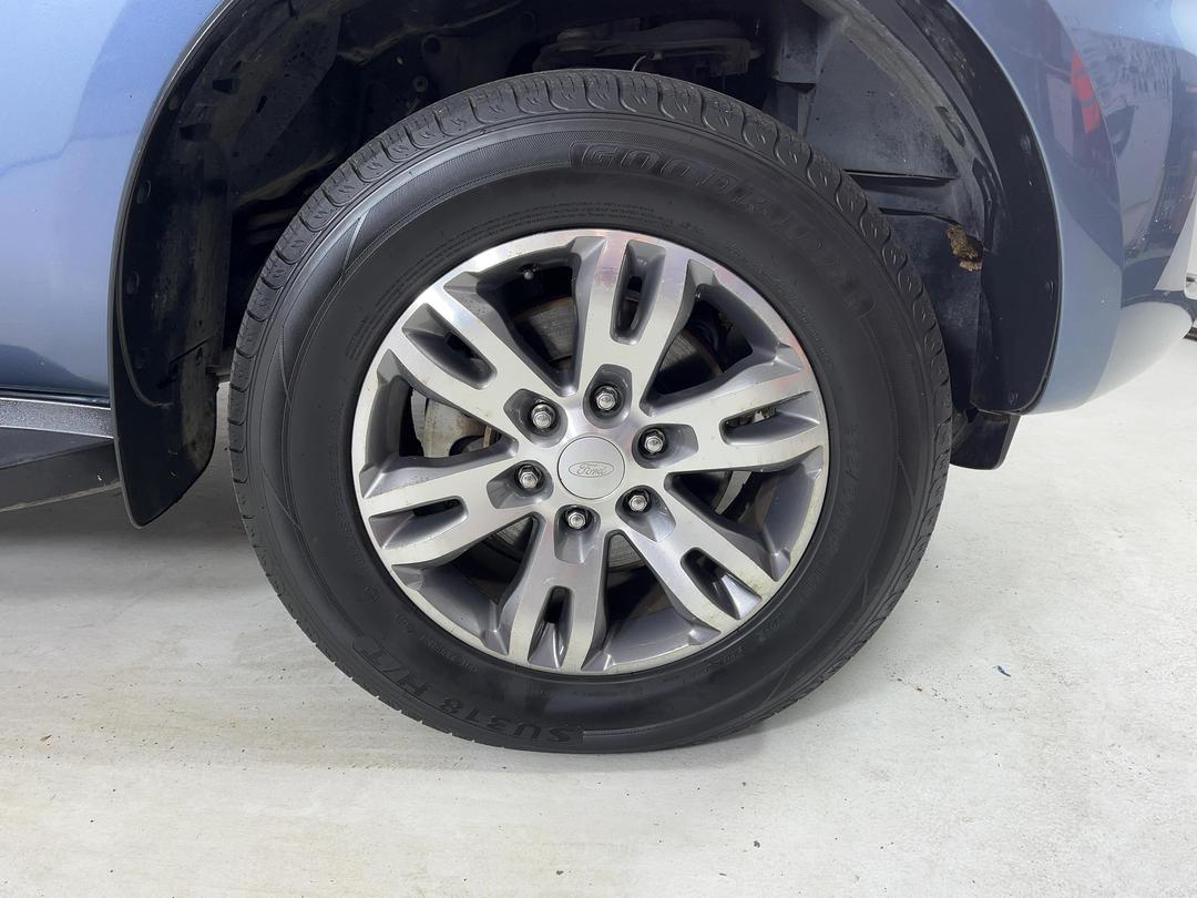 Photo '9' of Ford Everest