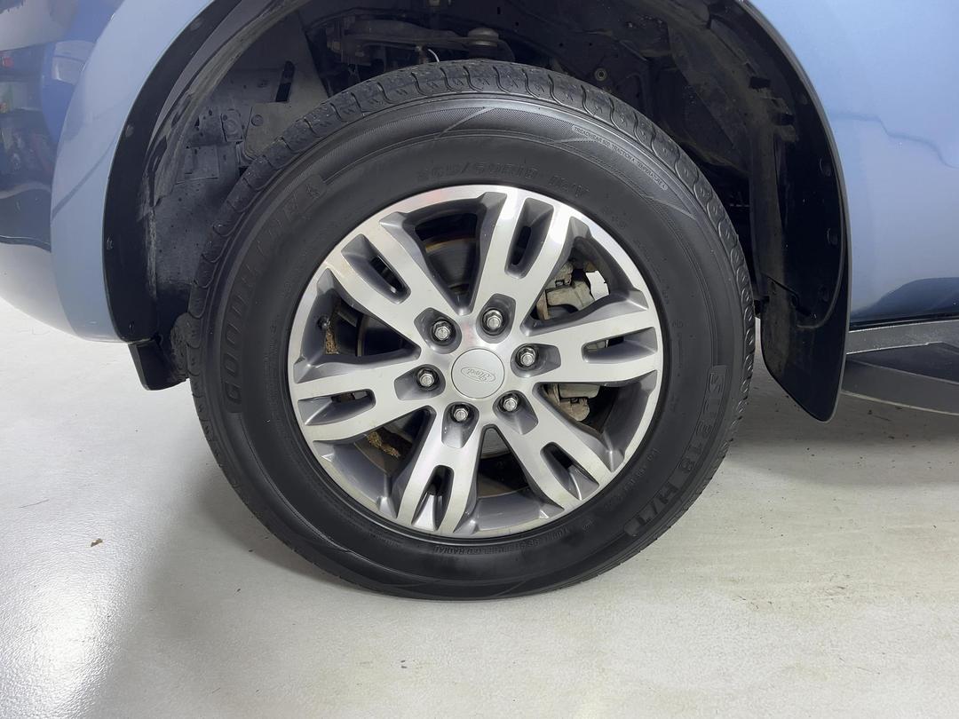 Photo '10' of Ford Everest