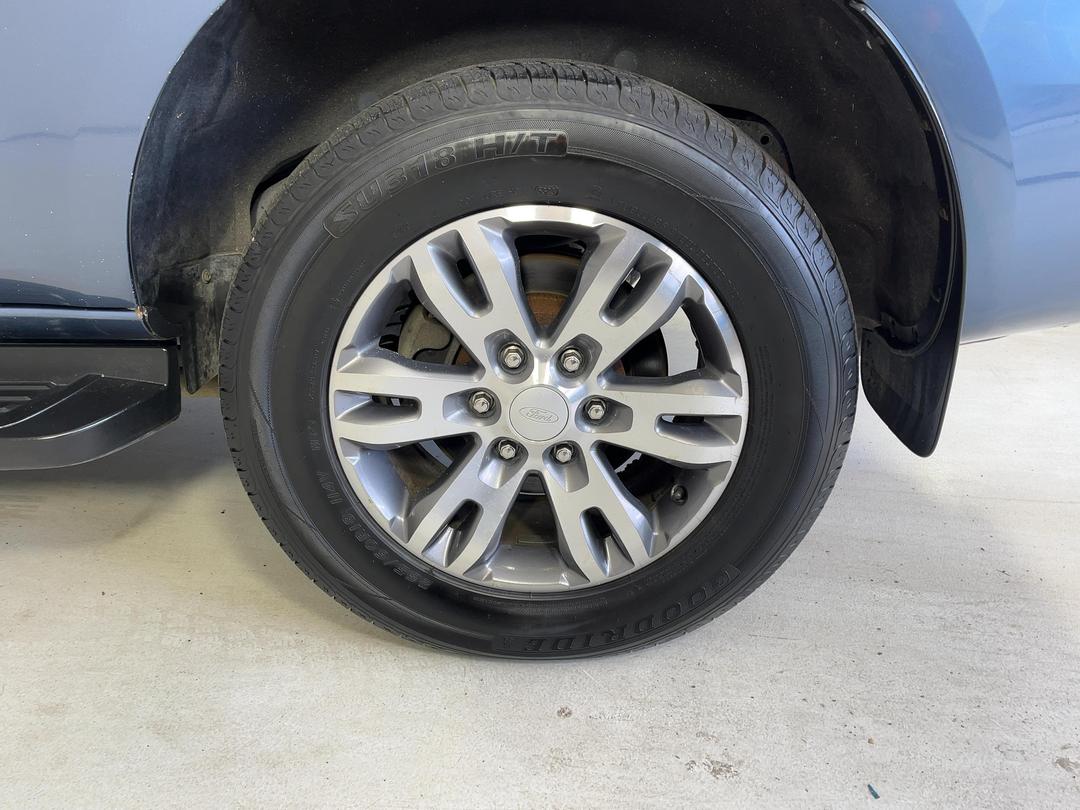 Photo '11' of Ford Everest