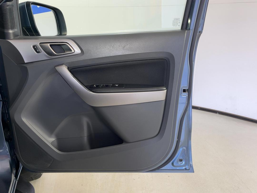 Photo '15' of Ford Everest