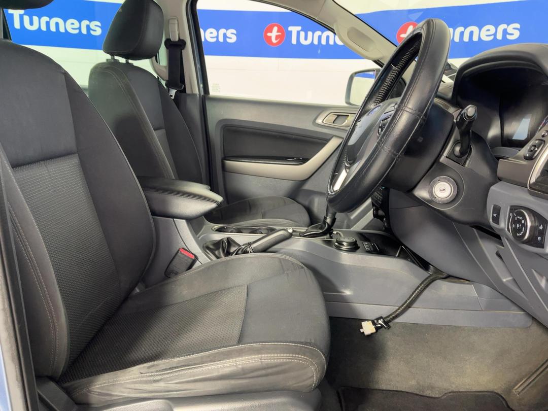 Photo '16' of Ford Everest