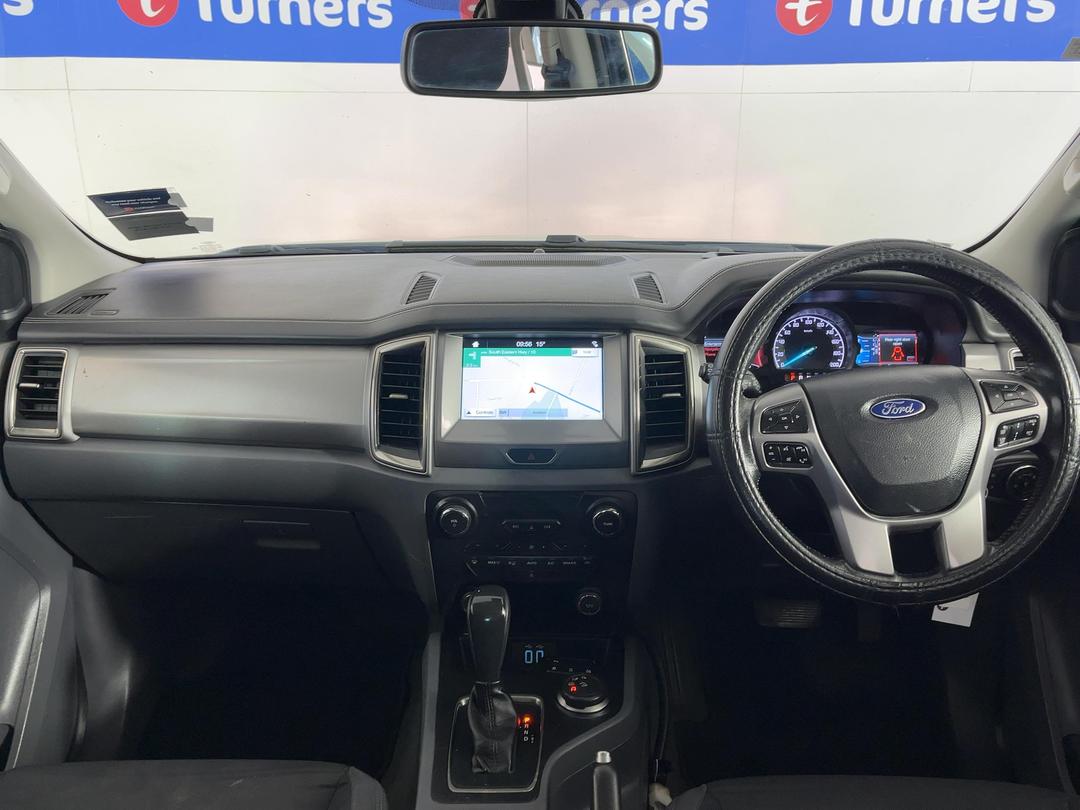 Photo '17' of Ford Everest