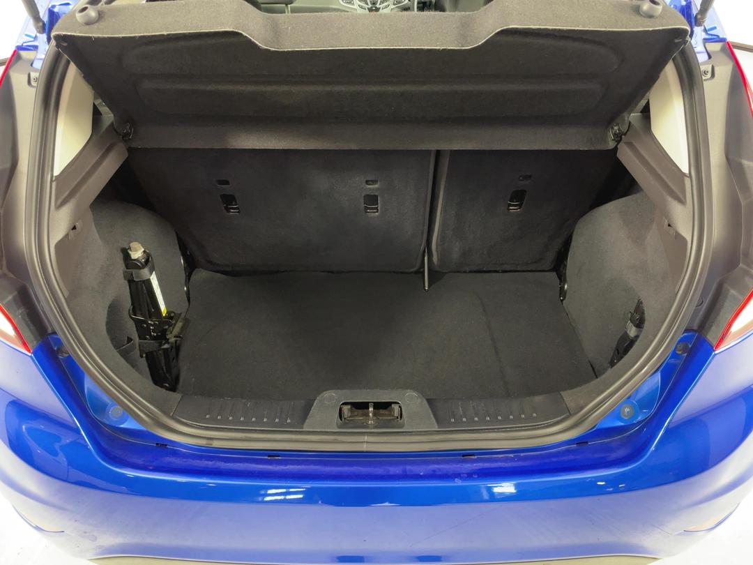 Photo '14' of Ford Fiesta