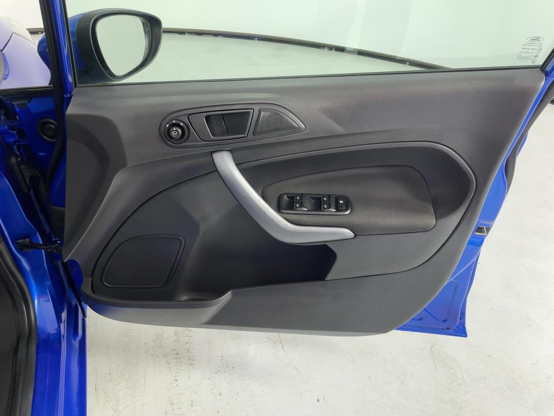 Photo '15' of Ford Fiesta